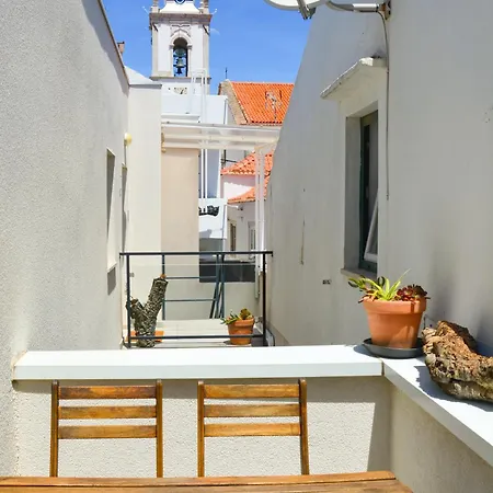 Casa Luminosa - 160m To The Beach, Located In The Historical Center Of سيسيمبرا
