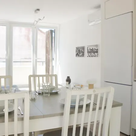 Casa Luminosa - 160m To The Beach, Located In The Historical Center Of * سيسيمبرا