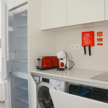Appartement Casa Luminosa - 160m To The Beach, Located In The Historical Center Of Sesimbra