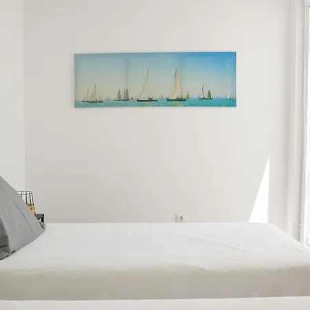 Casa Luminosa - 160m To The Beach, Located In The Historical Center Of Lejlighed