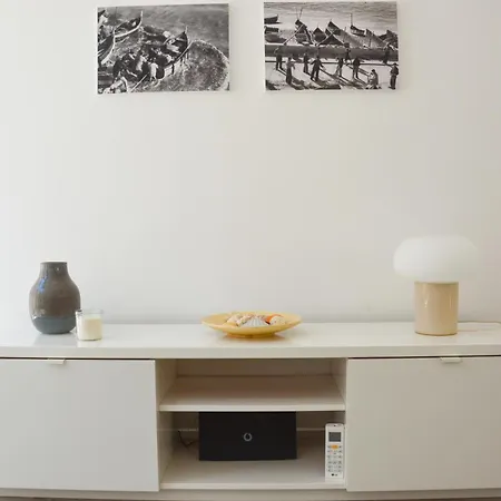 Appartement Casa Luminosa - 160m To The Beach, Located In The Historical Center Of Sesimbra