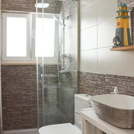 Casa Luminosa - 160m To The Beach, Located In The Historical Center Of Lejlighed