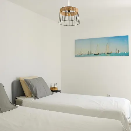 Casa Luminosa - 160m To The Beach, Located In The Historical Center Of *