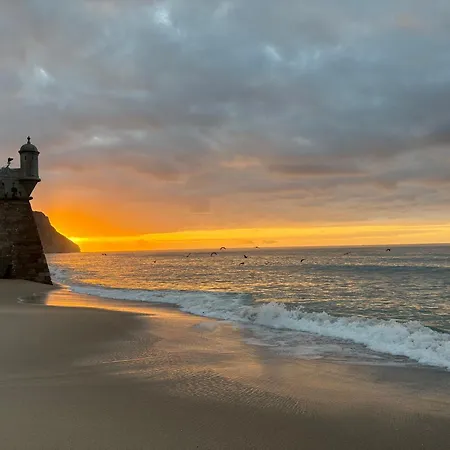 Casa Luminosa - 160m To The Beach, Located In The Historical Center Of Apartment Sesimbra