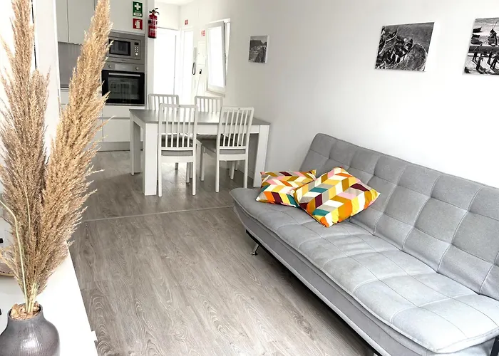 Casa Luminosa - 160m To The Beach, Located In The Historical Center Of Lägenhet Sesimbra